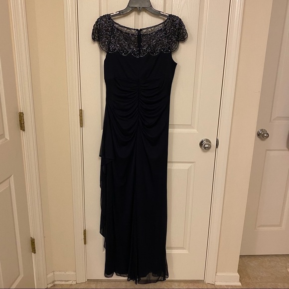XSCAPE Beaded-Detail Sheer embellished neckline Jersey Knit Gown in Navy Size 8 - Picture 8 of 12